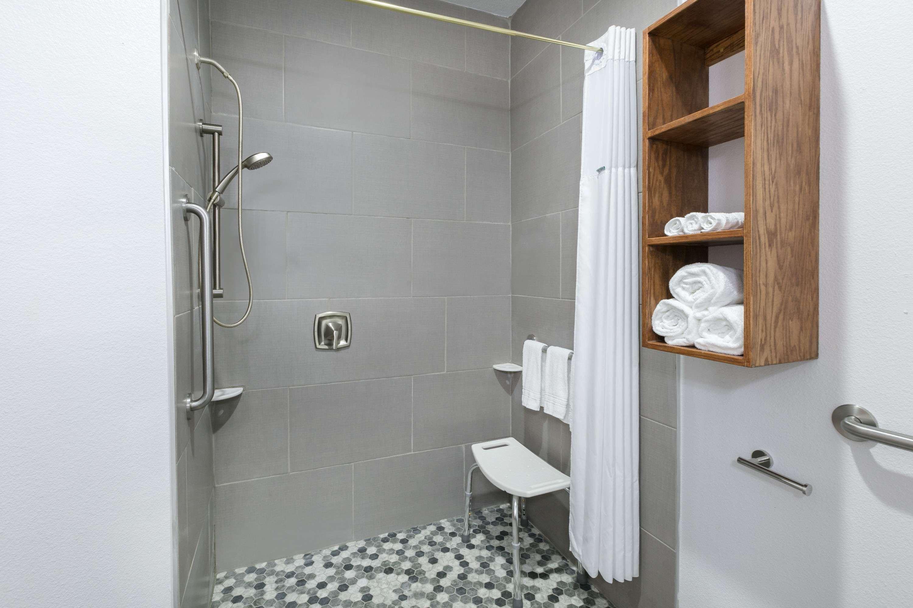 Days Inn & Suites By Wyndham Lubbock Medical Center Экстерьер фото