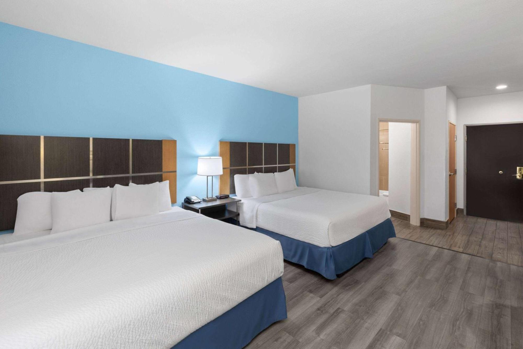 Days Inn & Suites By Wyndham Lubbock Medical Center Экстерьер фото