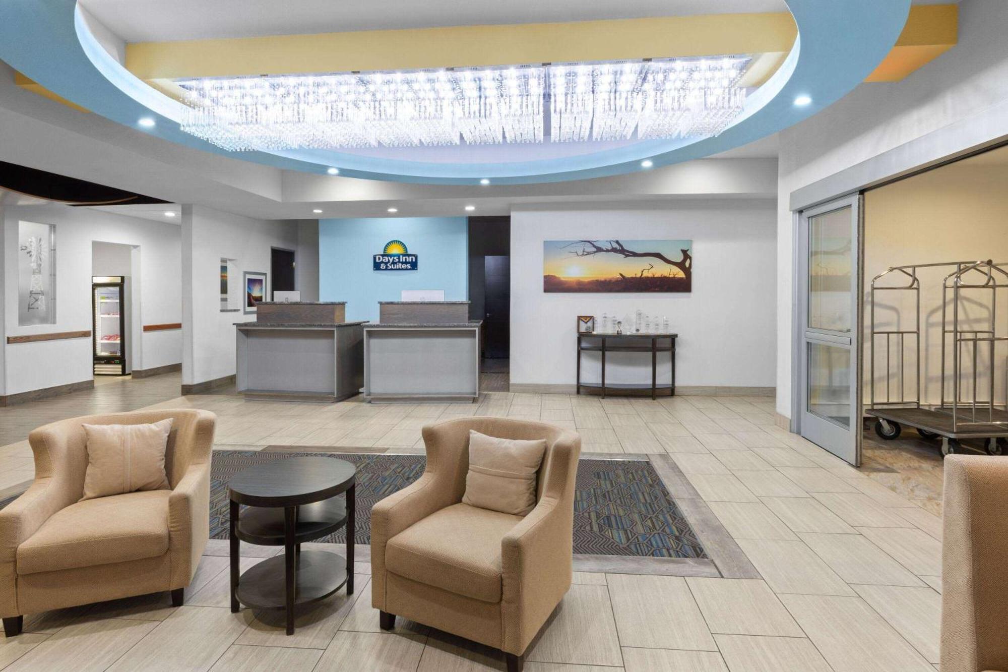 Days Inn & Suites By Wyndham Lubbock Medical Center Экстерьер фото