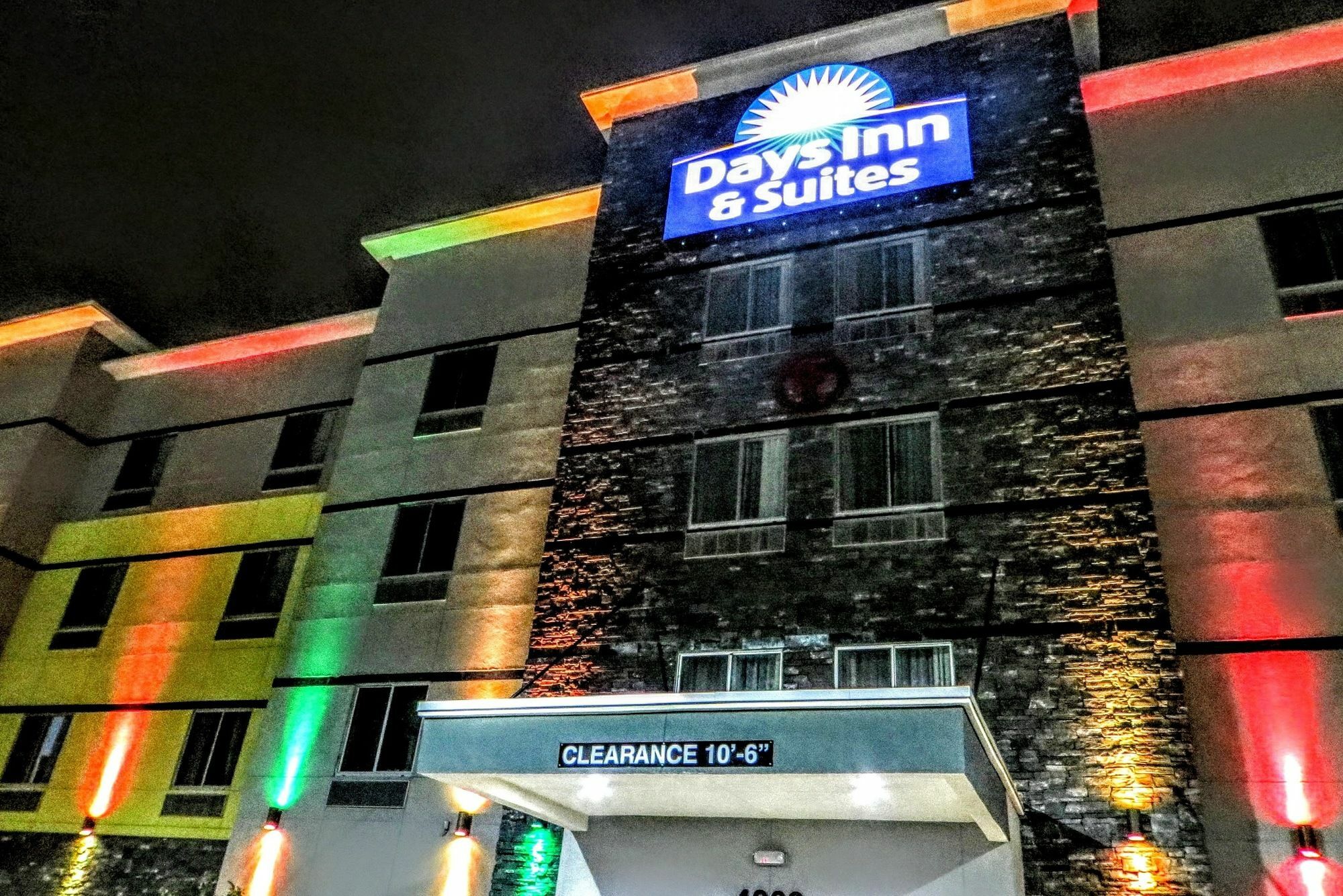 Days Inn & Suites By Wyndham Lubbock Medical Center Экстерьер фото
